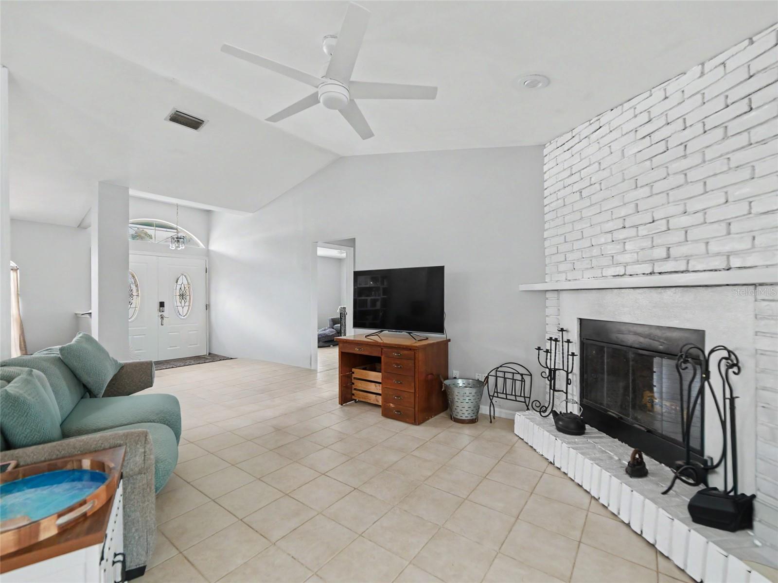 23513 BELLAIRE LOOP — photo 10