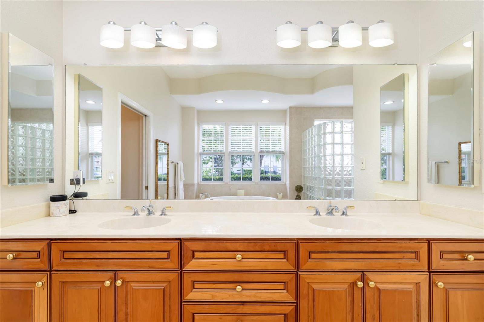 10625 RESTORATION TER — photo 36