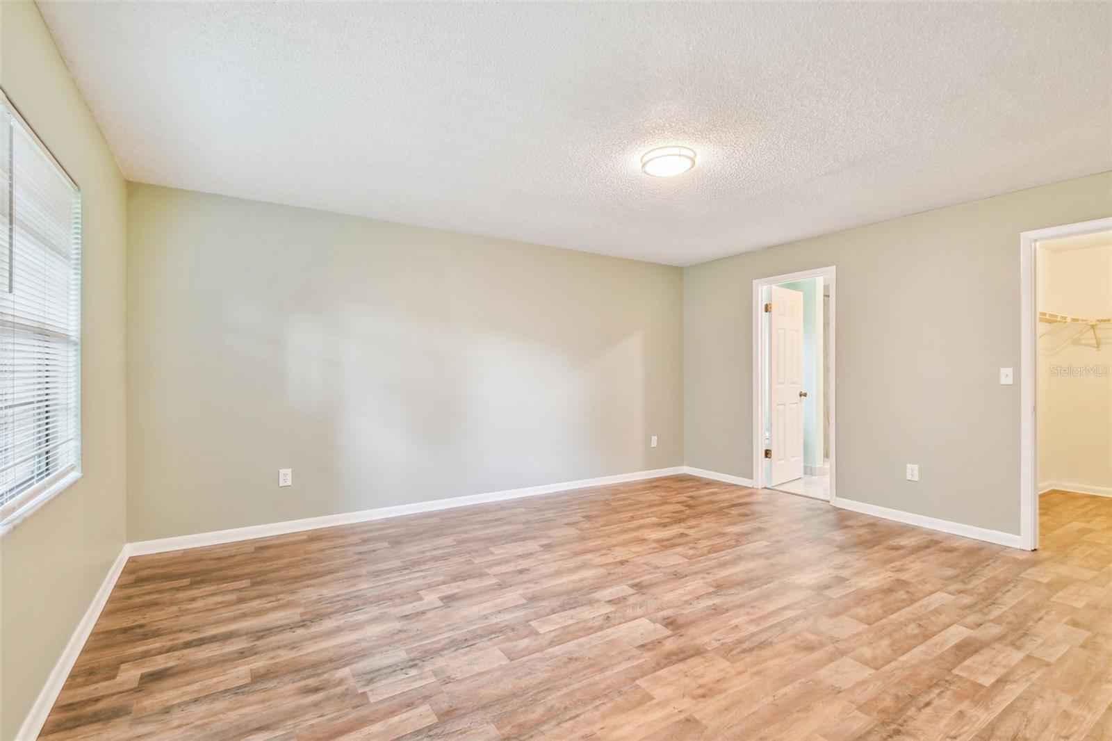 1010 RIFLECREST AVE — photo 22