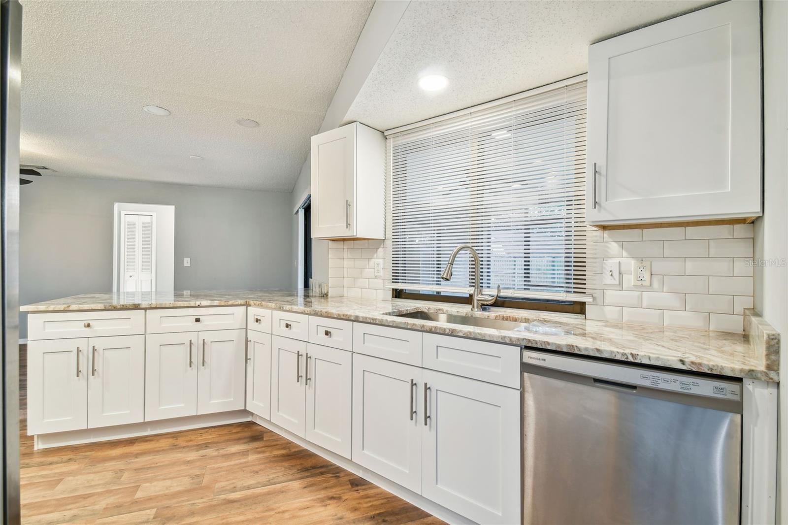 1010 RIFLECREST AVE — photo 11