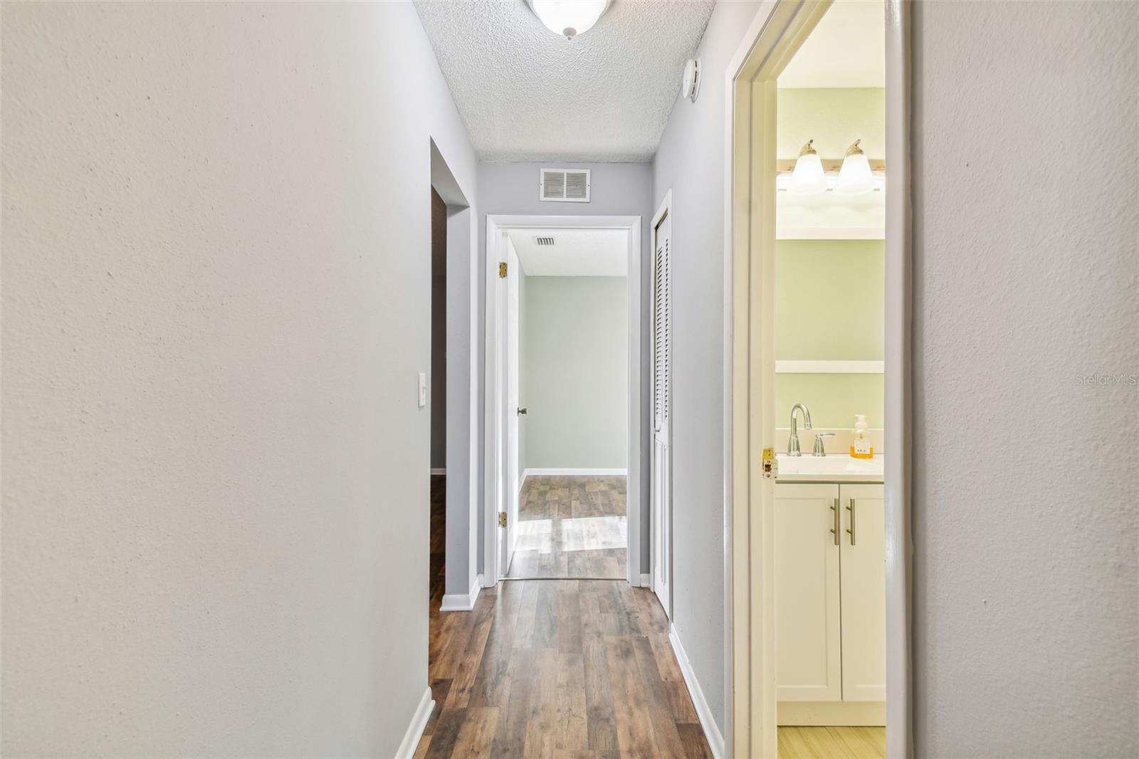 1010 RIFLECREST AVE — photo 18