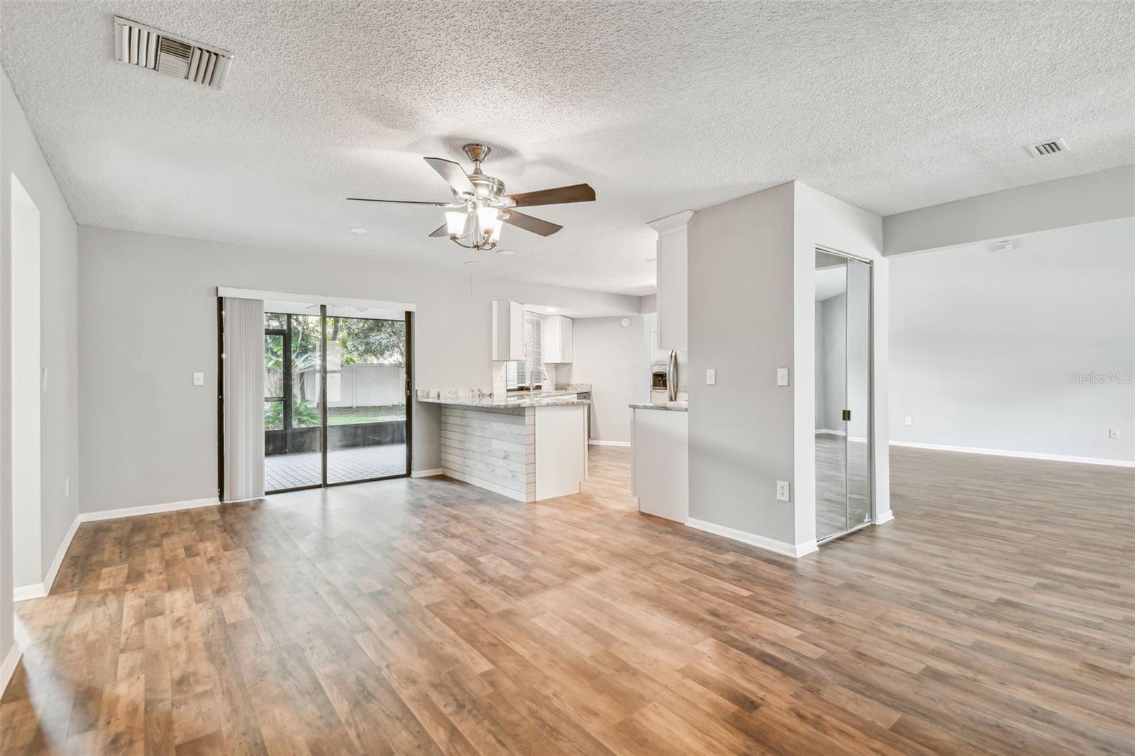 1010 RIFLECREST AVE — photo 2