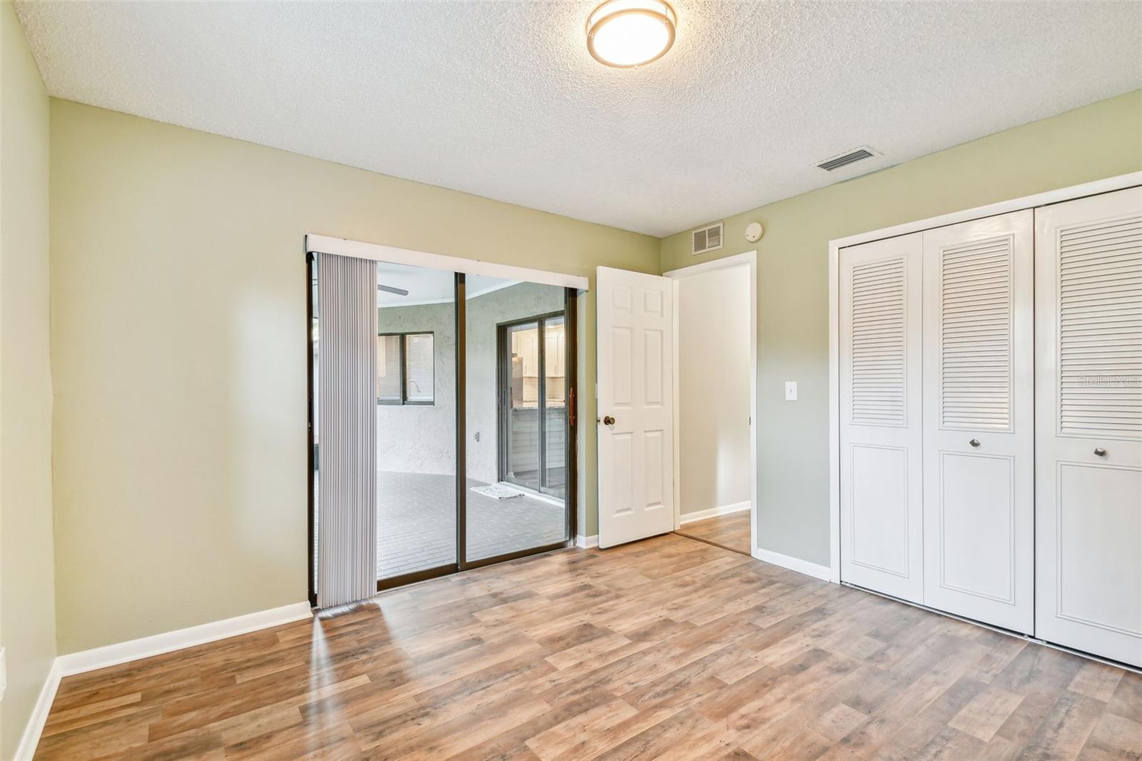 1010 RIFLECREST AVE — photo 16