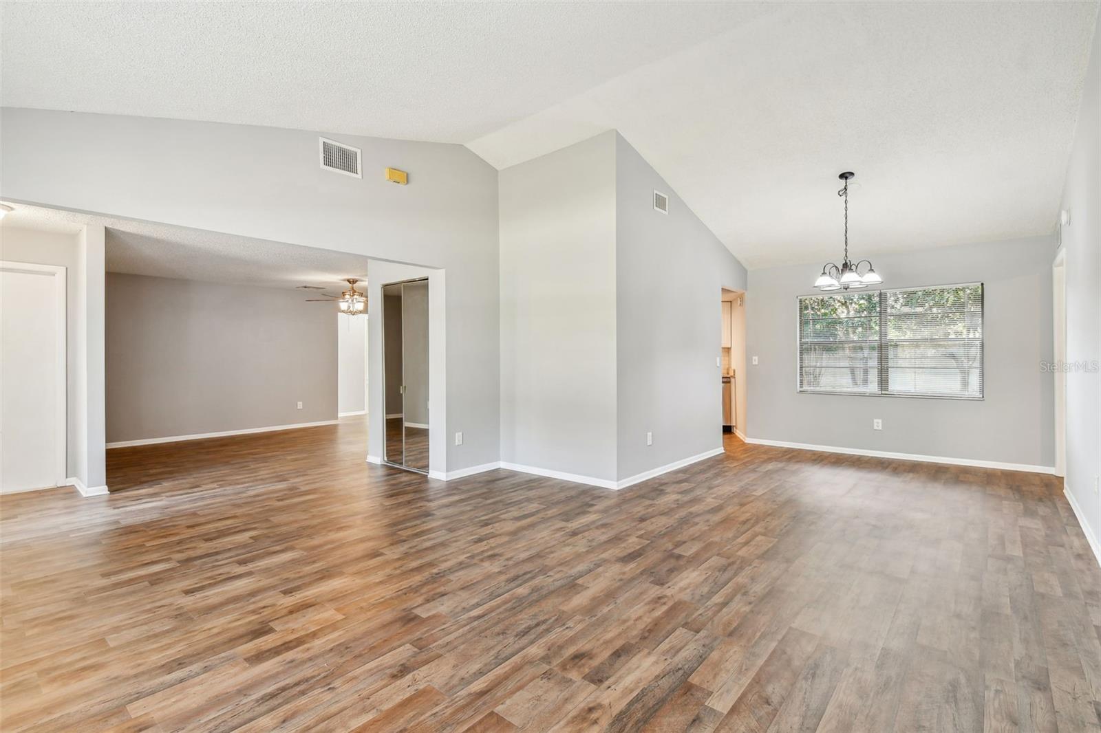 1010 RIFLECREST AVE — photo 3