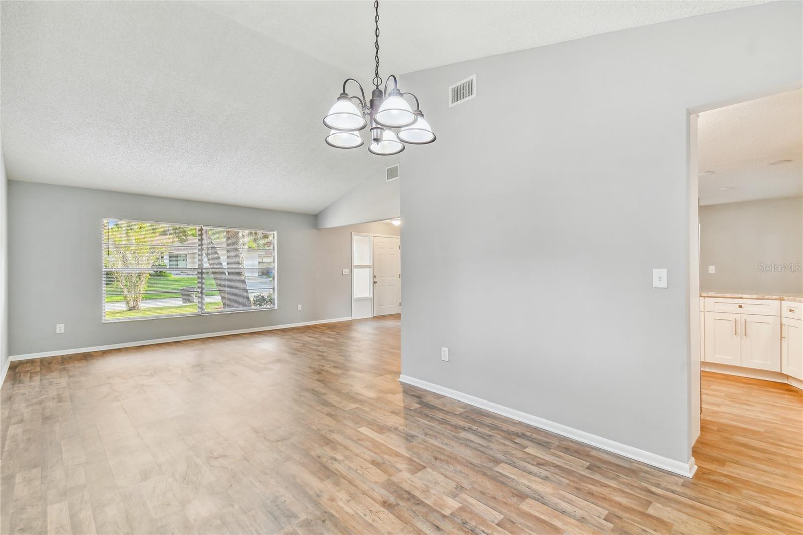 1010 RIFLECREST AVE — photo 4
