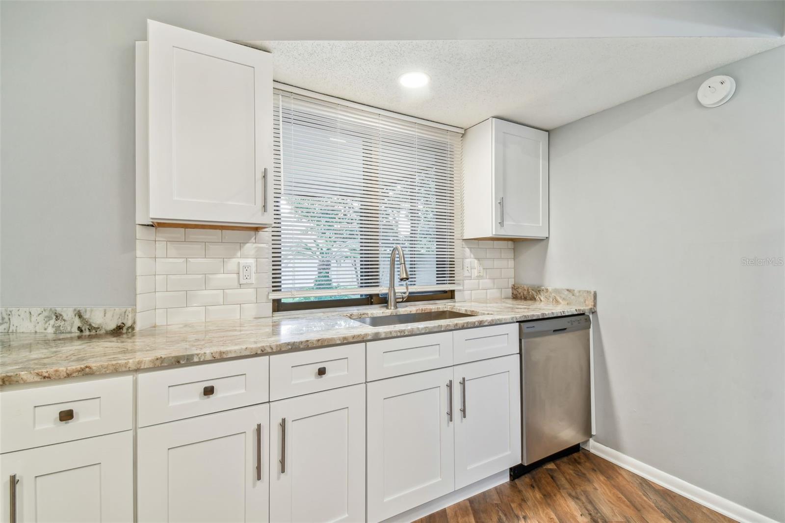 1010 RIFLECREST AVE — photo 10