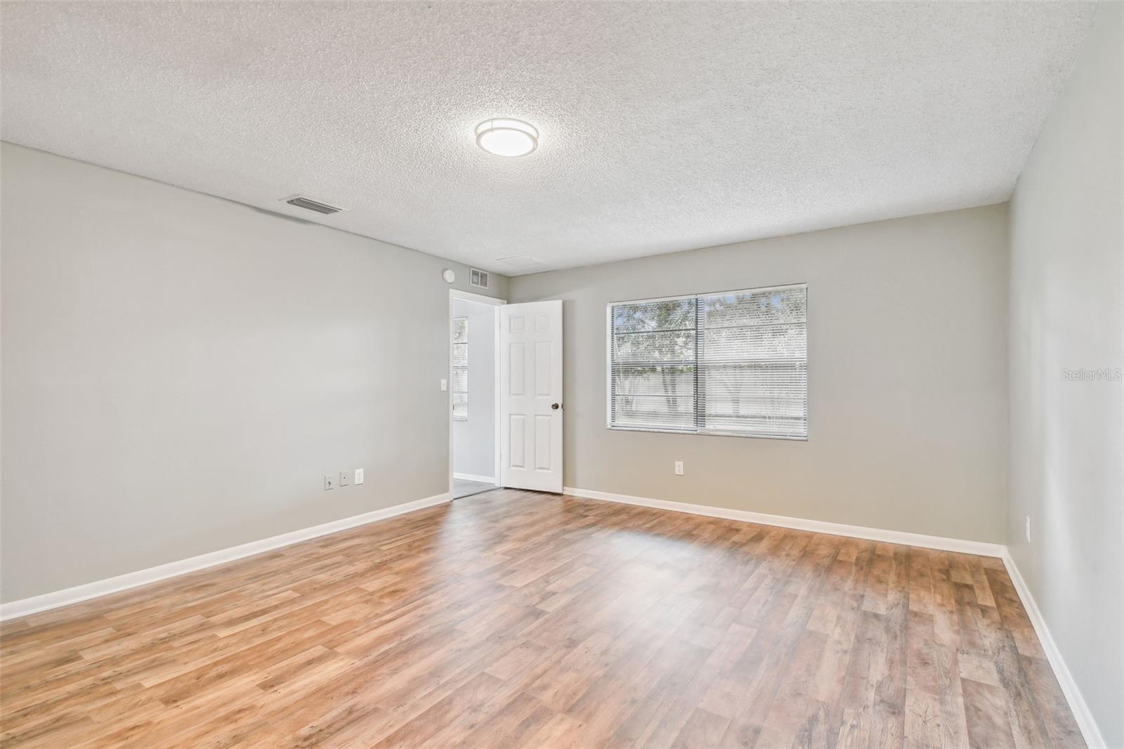 1010 RIFLECREST AVE — photo 24