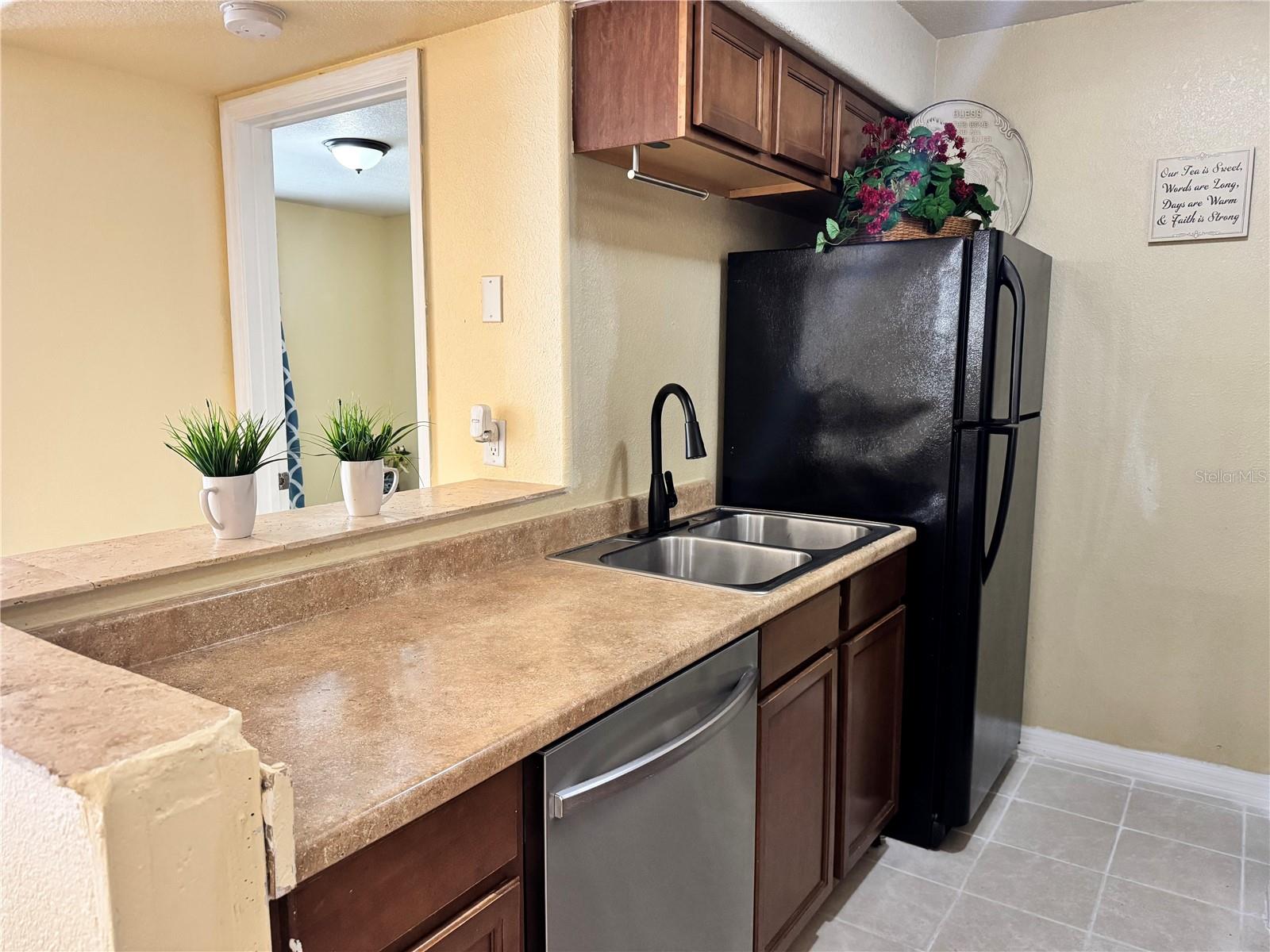 202 RED MAPLE PL #202 — photo 7