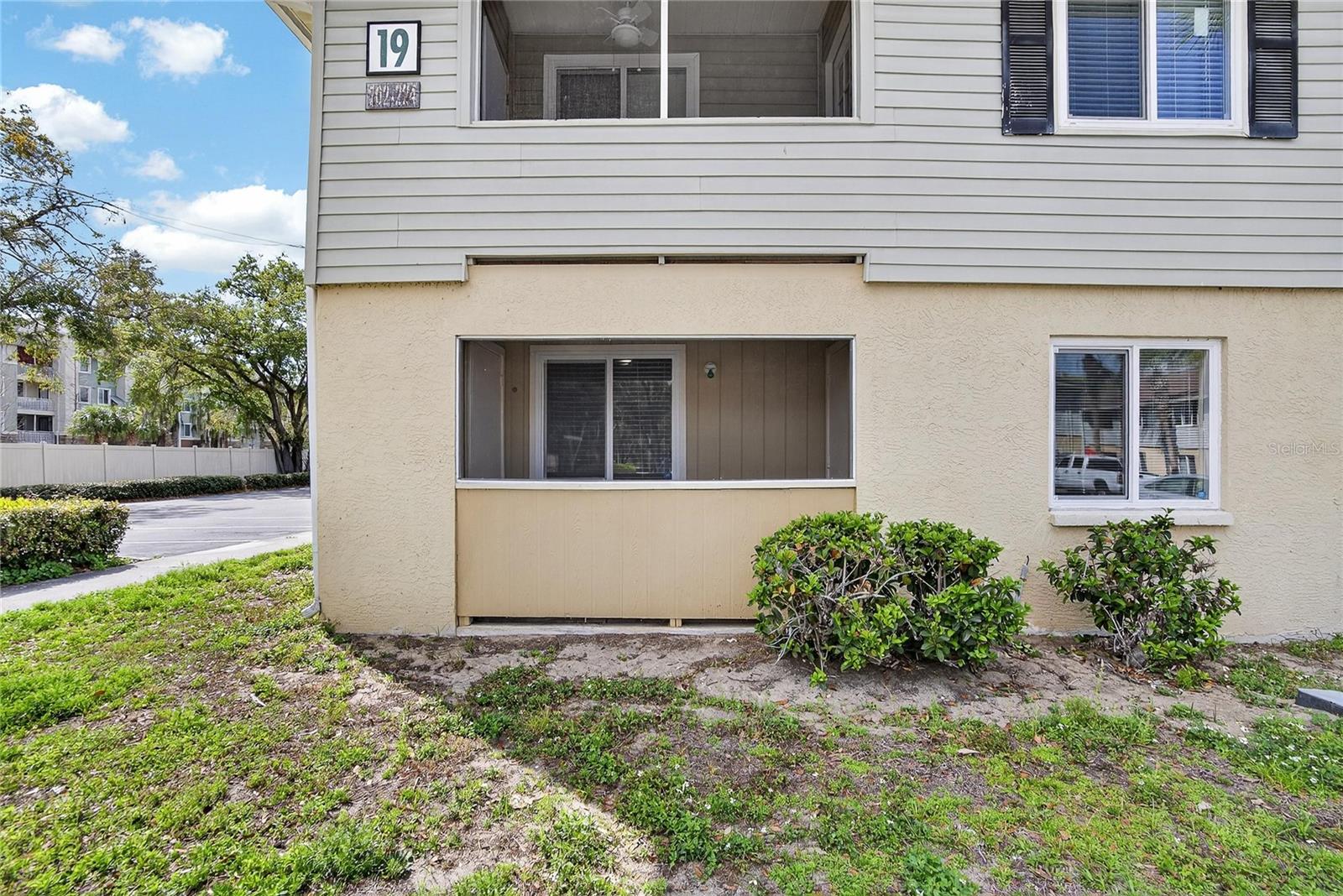 202 RED MAPLE PL #202 — photo 35