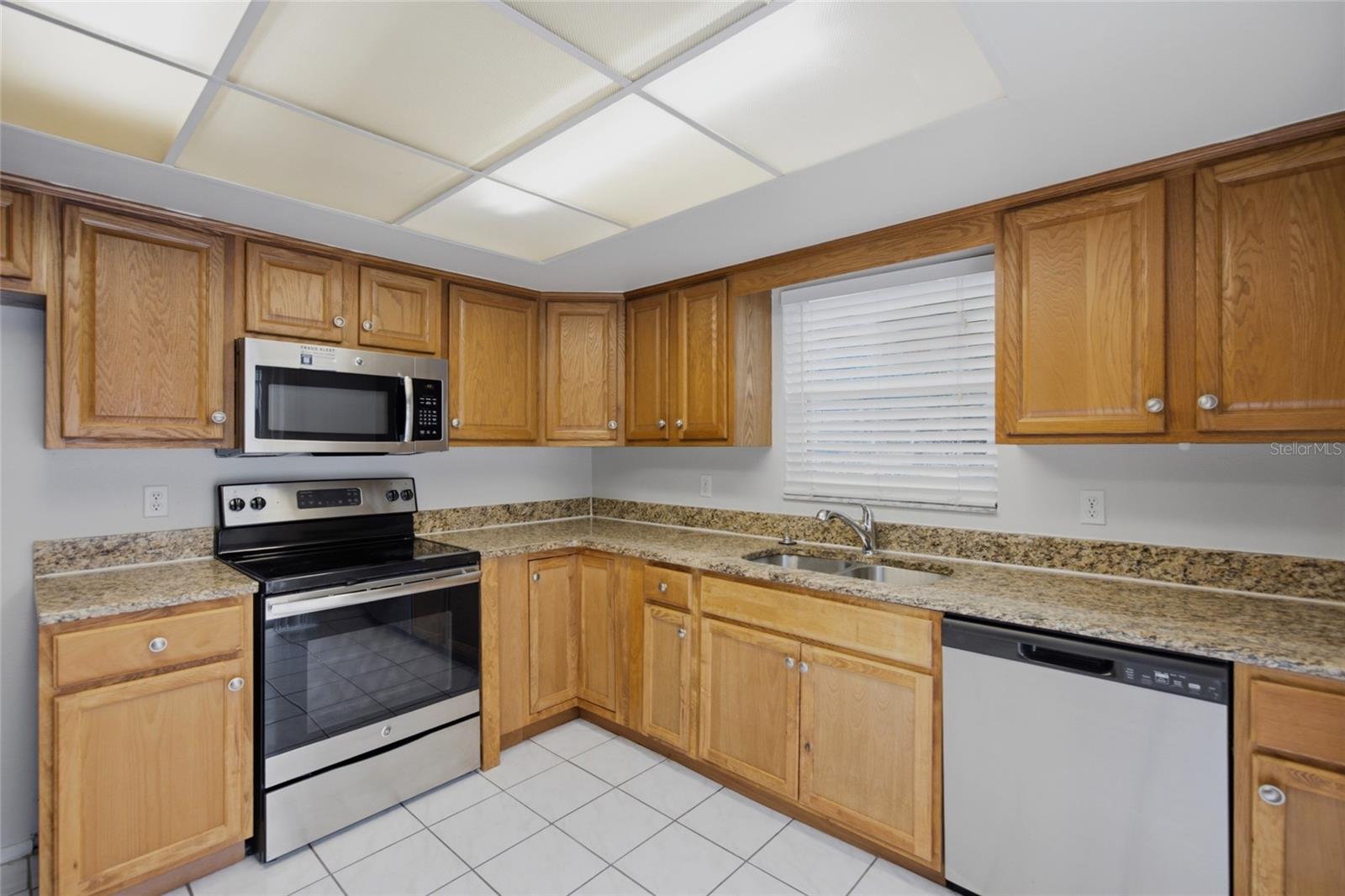 8207 DEDHAM DR — photo 4