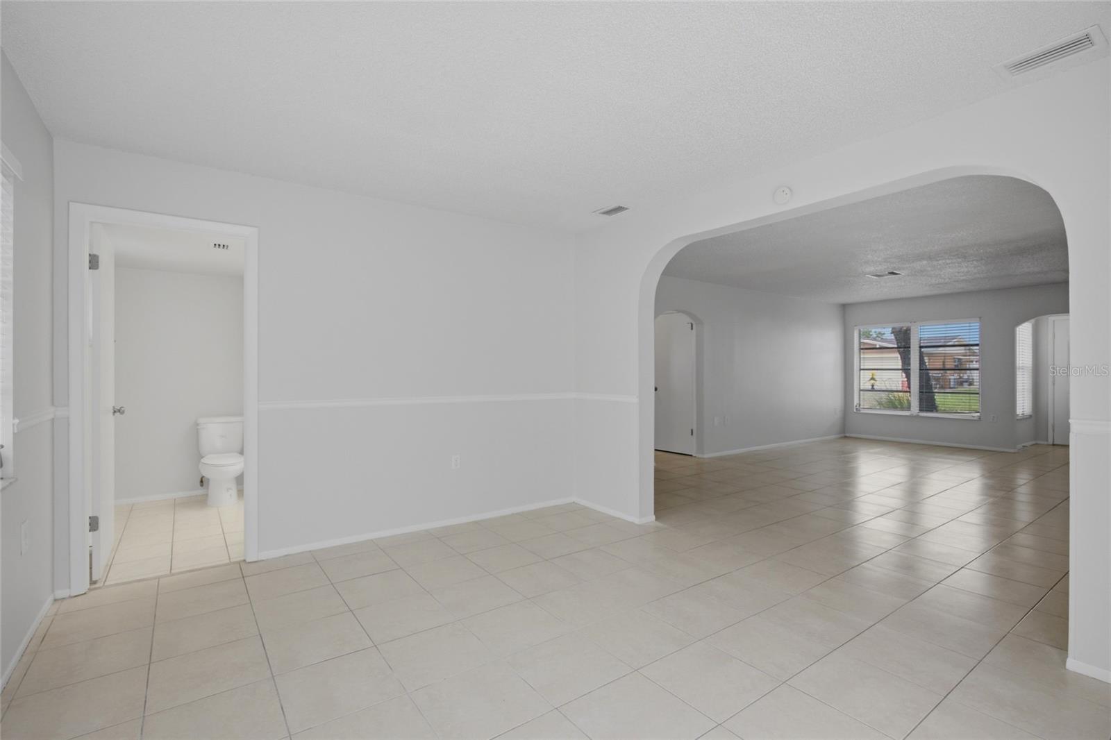 8207 DEDHAM DR — photo 9
