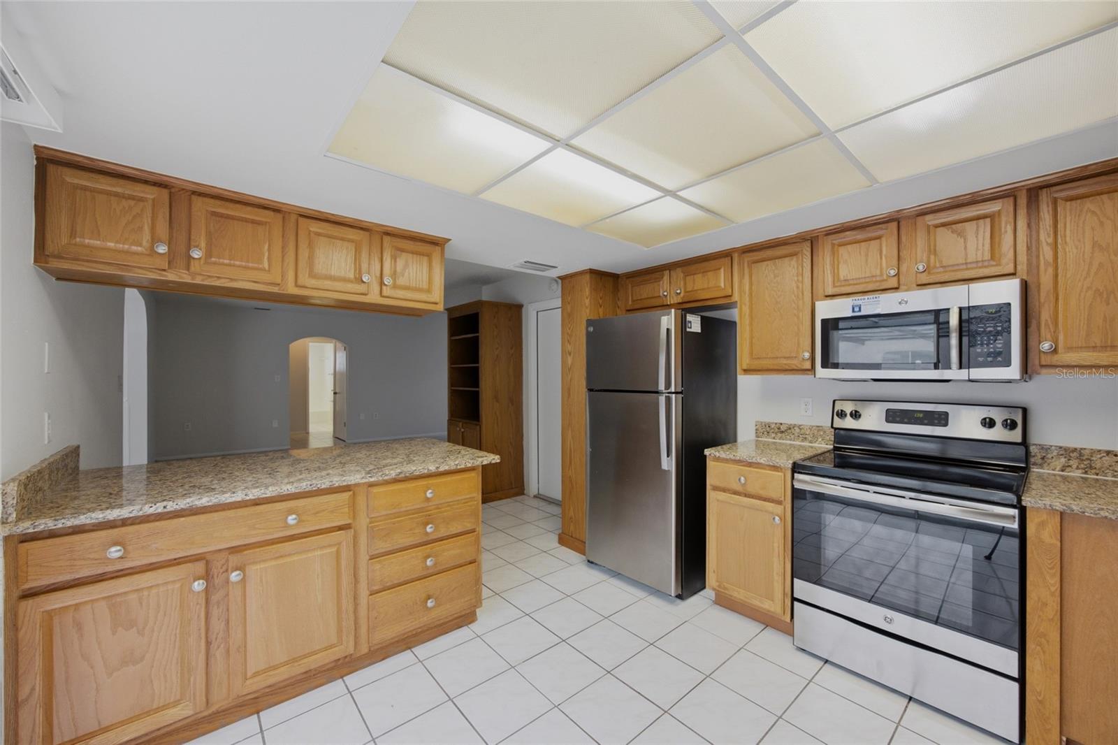 8207 DEDHAM DR — photo 3