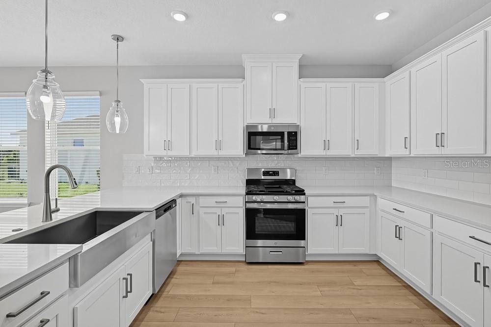823 STEEL DR — photo 6
