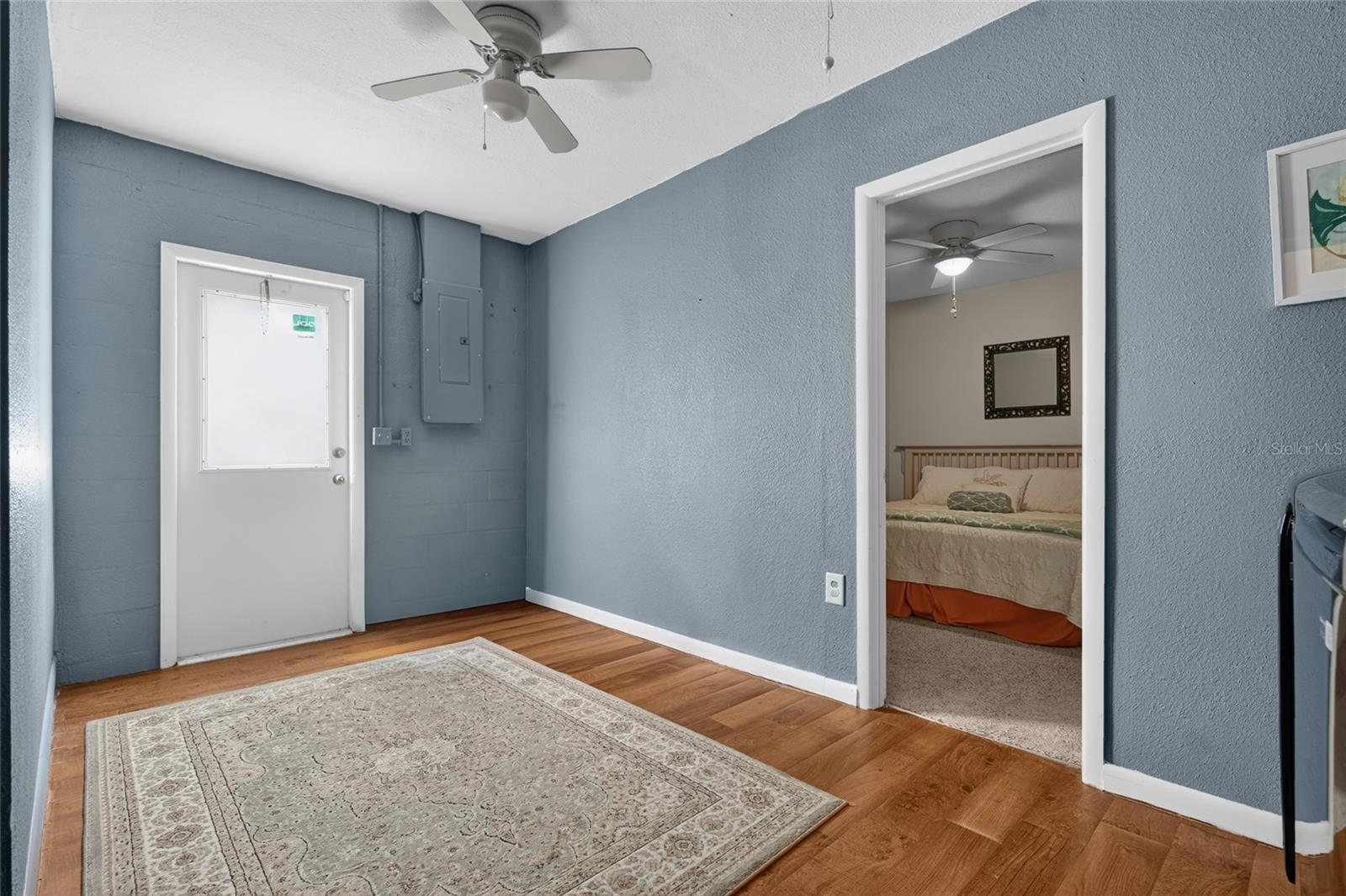 4215 PANDORA RD — photo 29