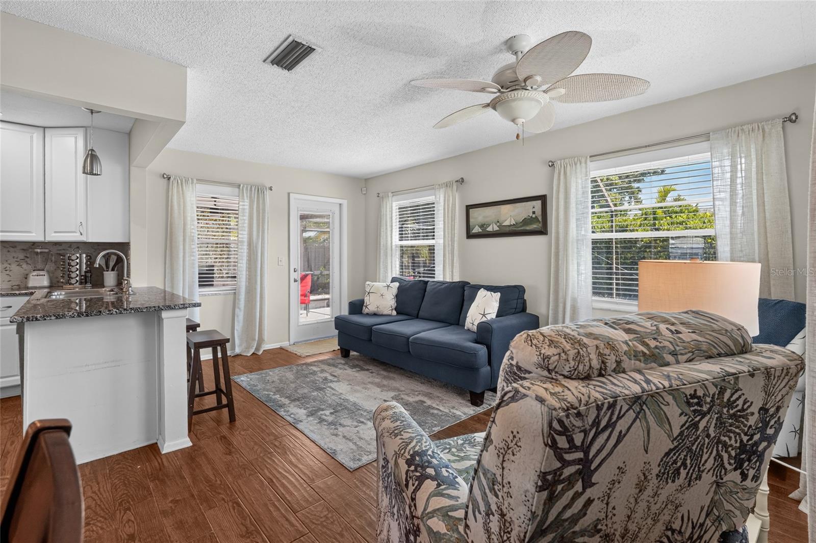4215 PANDORA RD — photo 24