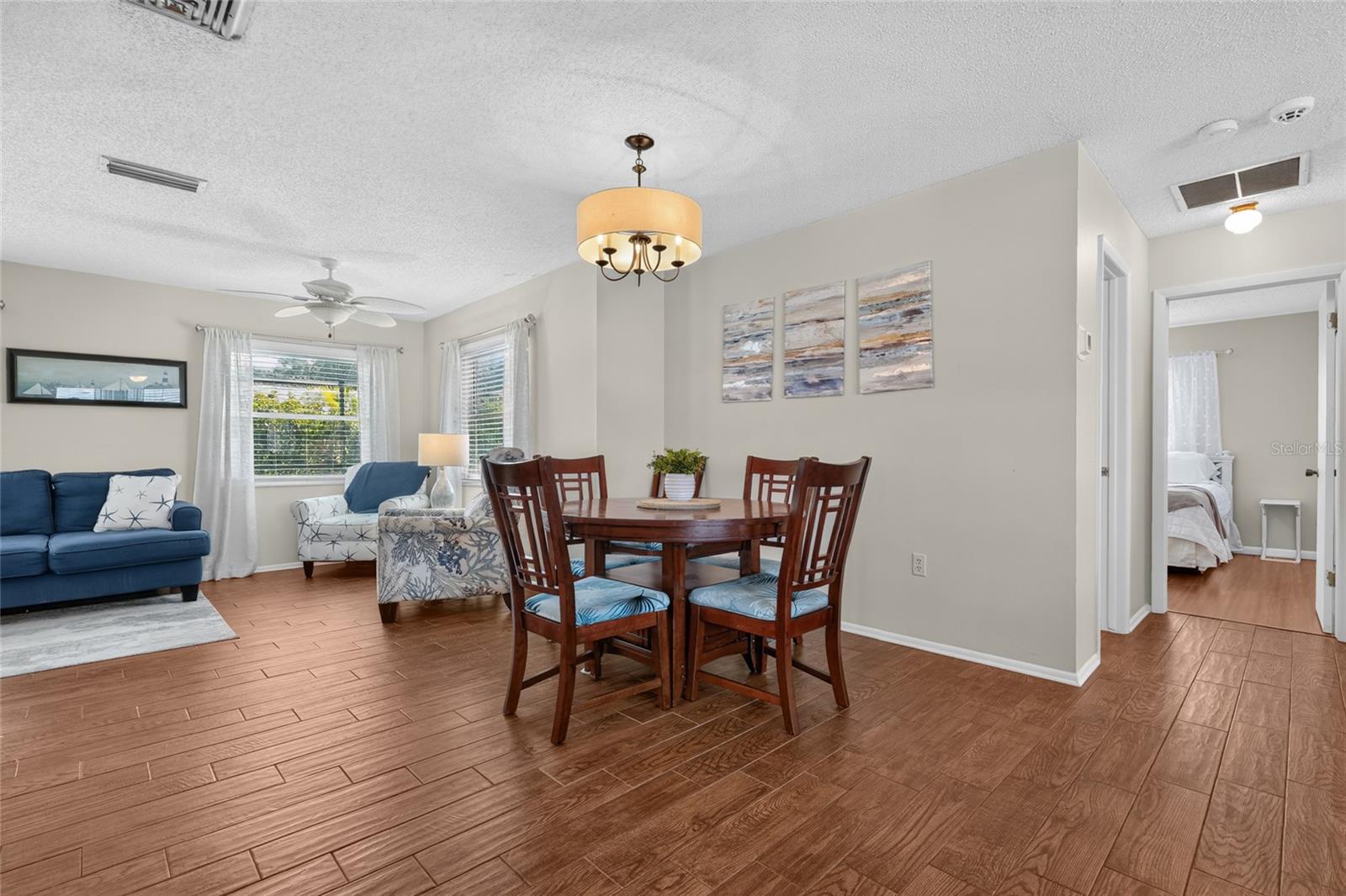 4215 PANDORA RD — photo 18