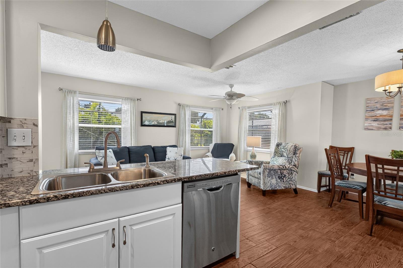 4215 PANDORA RD — photo 10