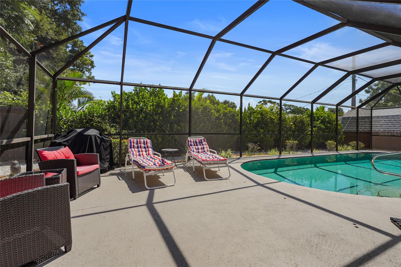 4215 PANDORA RD — photo 37