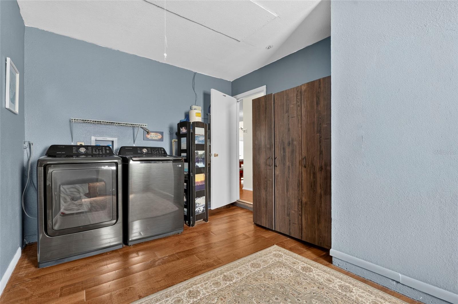 4215 PANDORA RD — photo 33