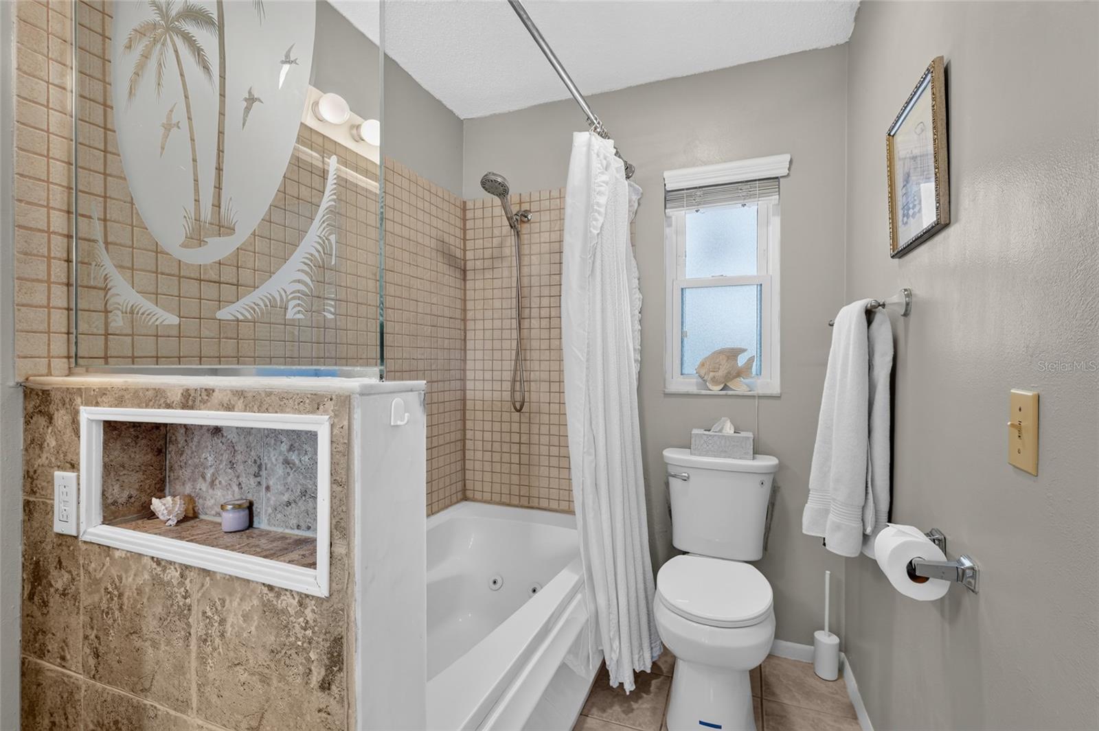 4215 PANDORA RD — photo 15