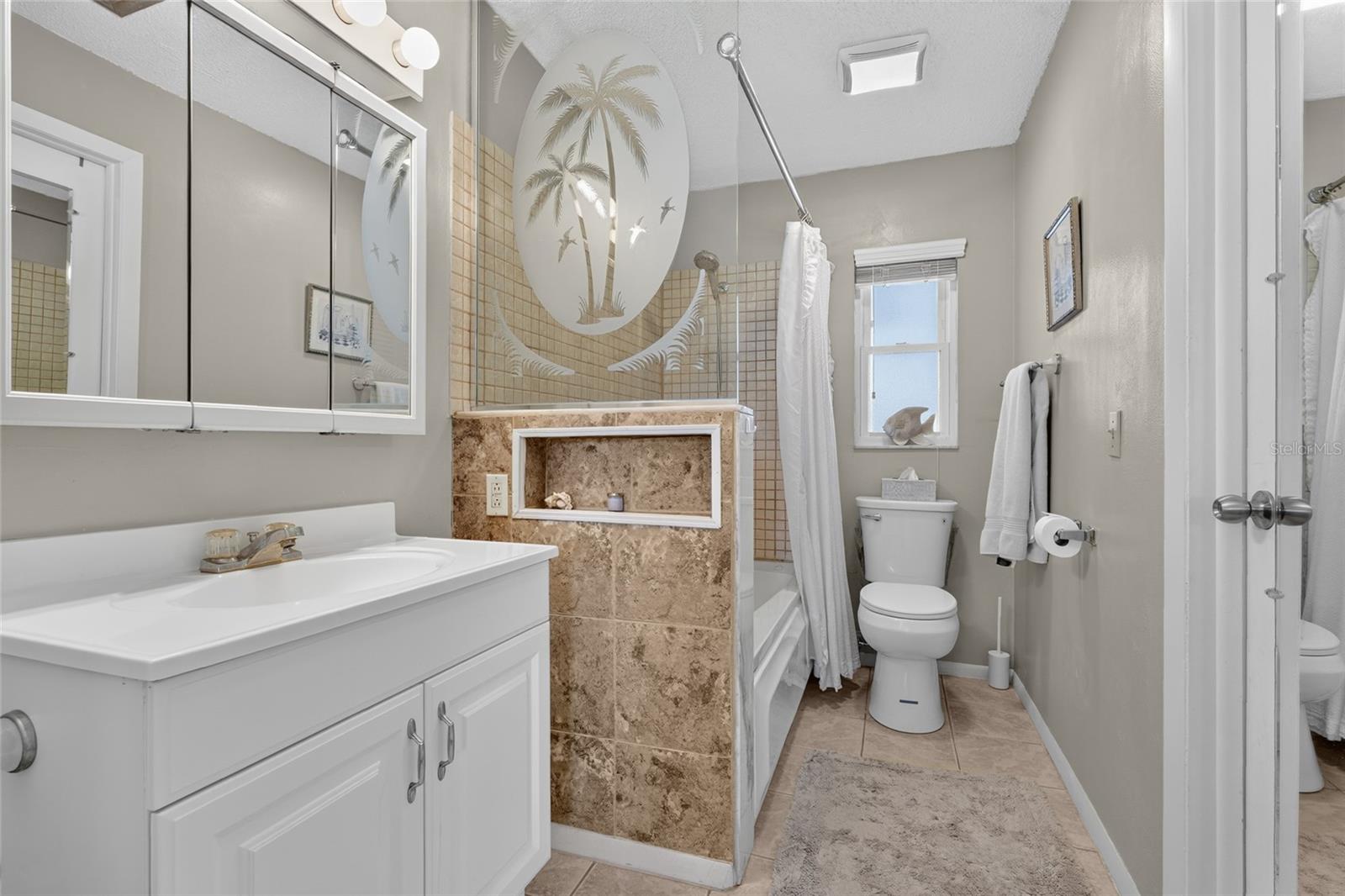 4215 PANDORA RD — photo 14