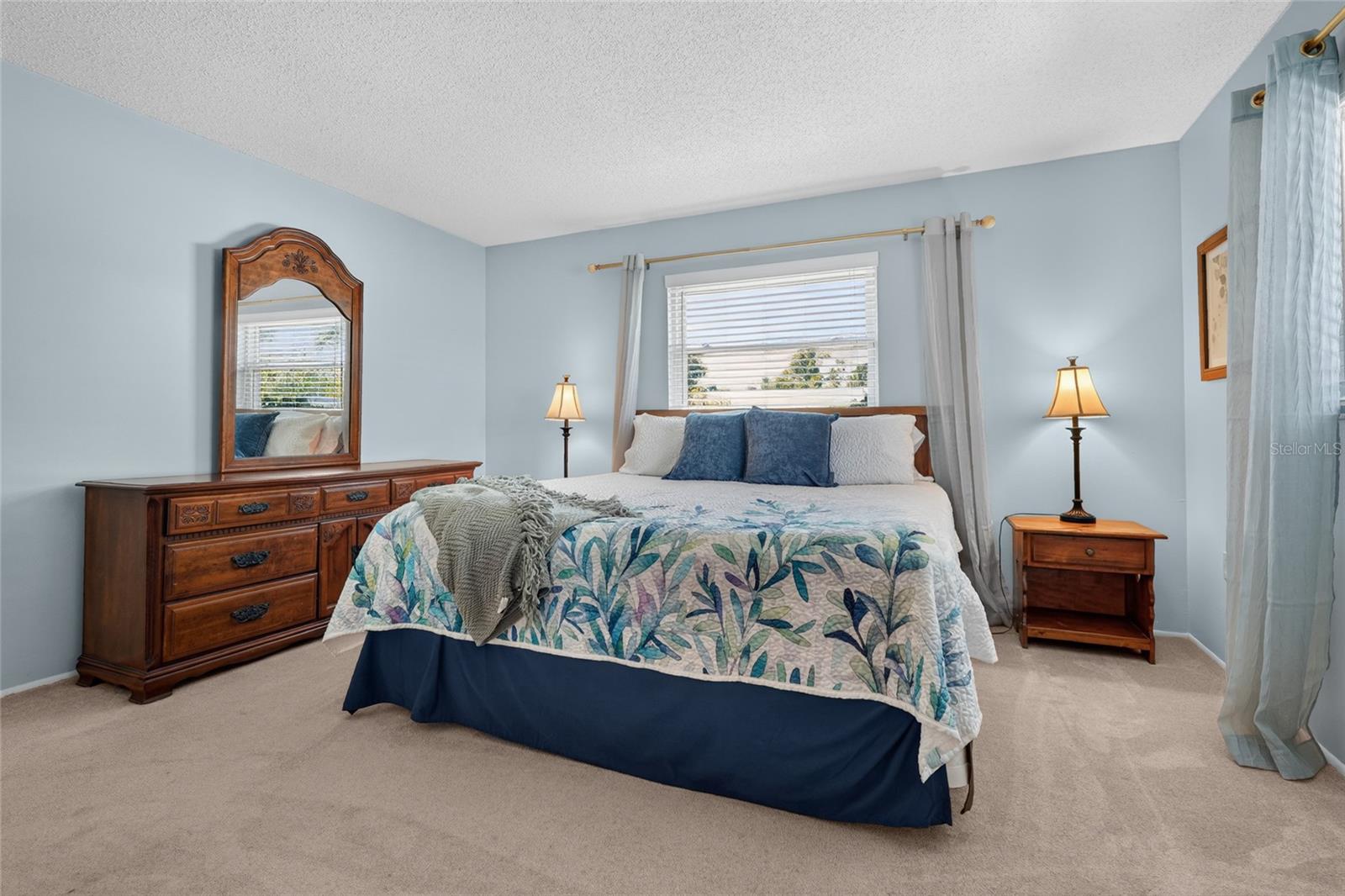 4215 PANDORA RD — photo 12