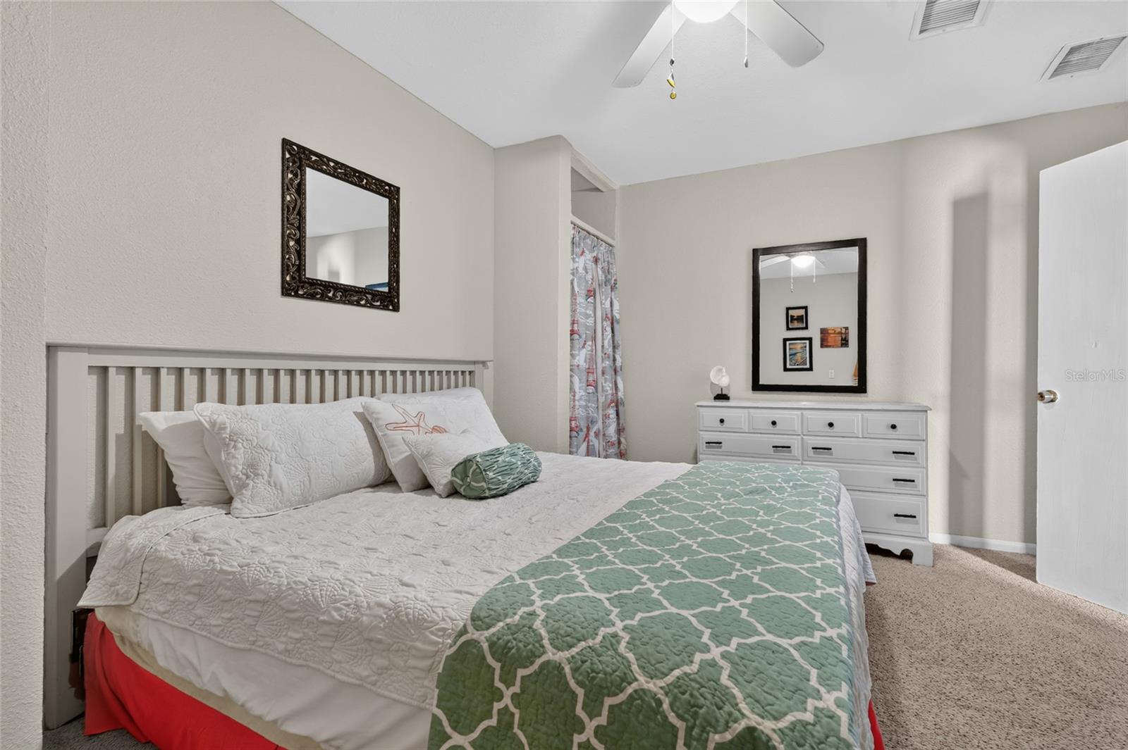 4215 PANDORA RD — photo 32