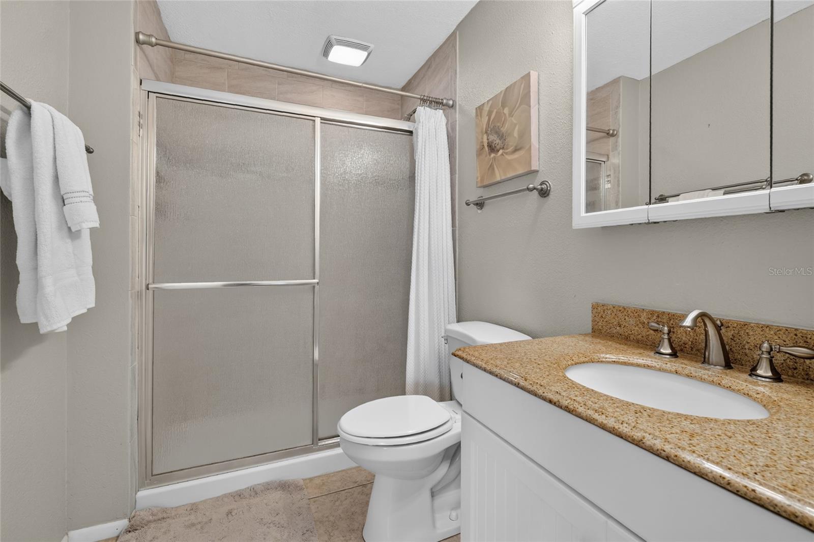 4215 PANDORA RD — photo 28
