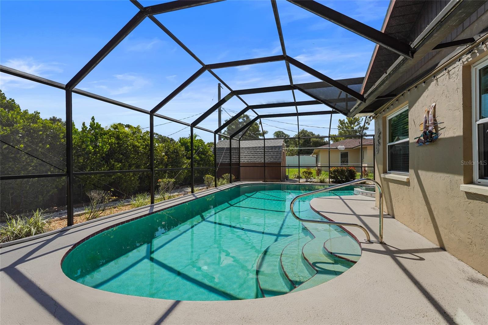 4215 PANDORA RD — photo 39