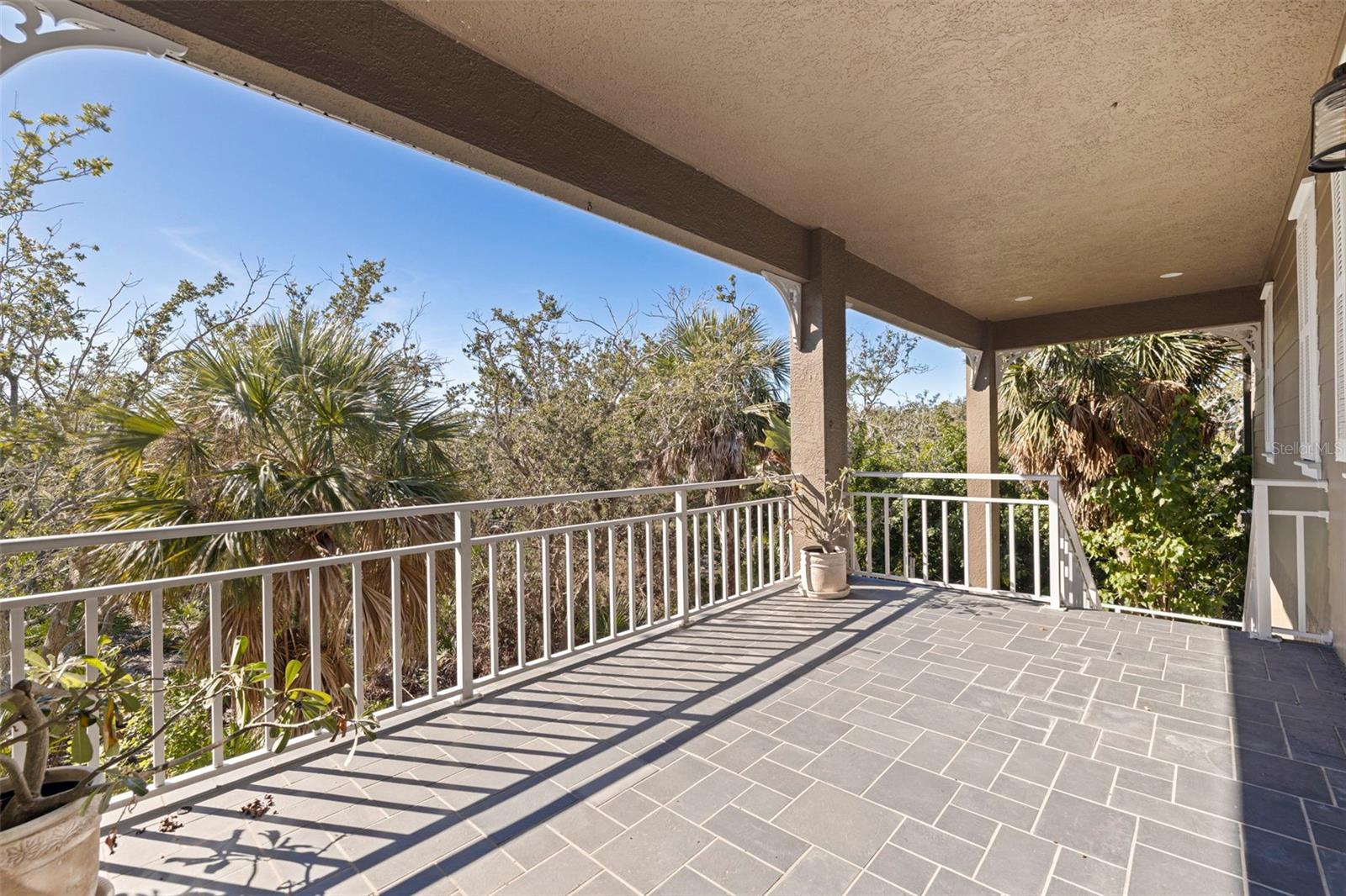 2000 BAYVIEW DR — photo 8