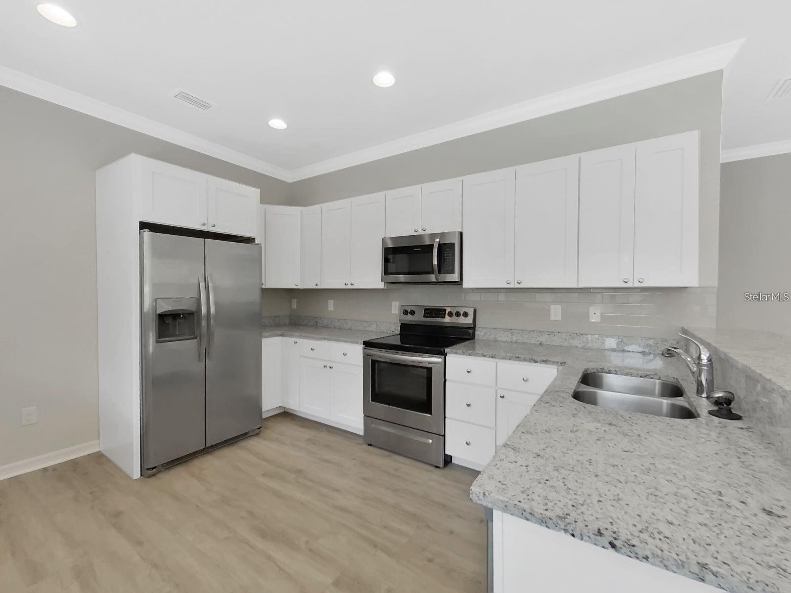 8303 KING BLOSSOM CT — photo 18