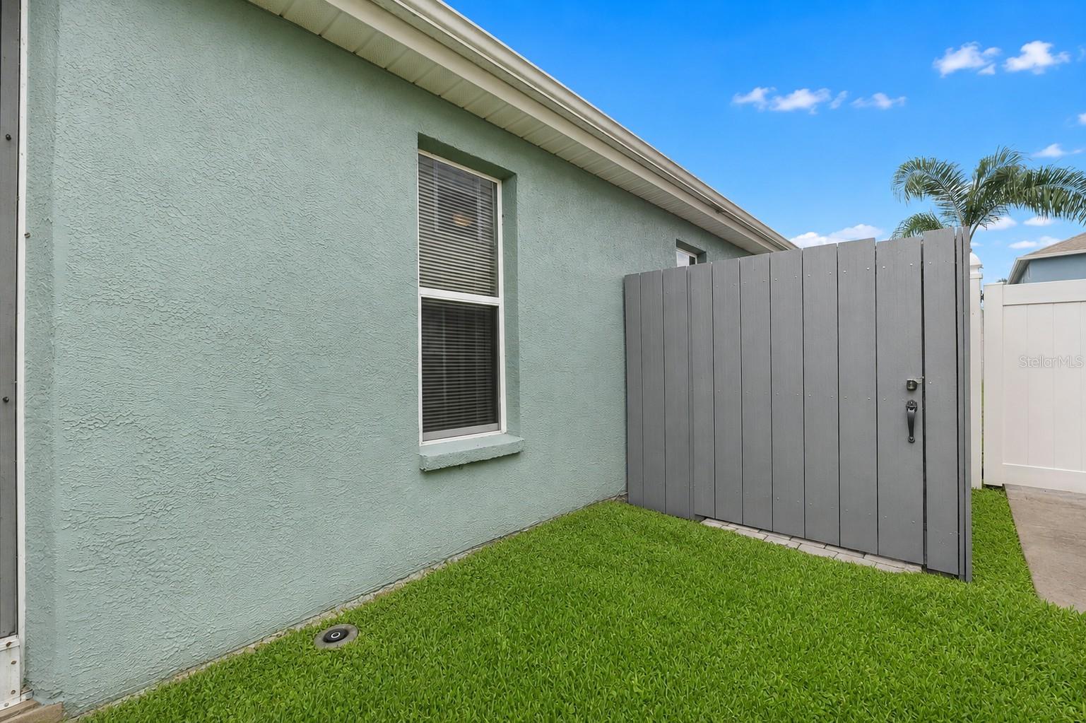 8620 PERSEA CT — photo 5