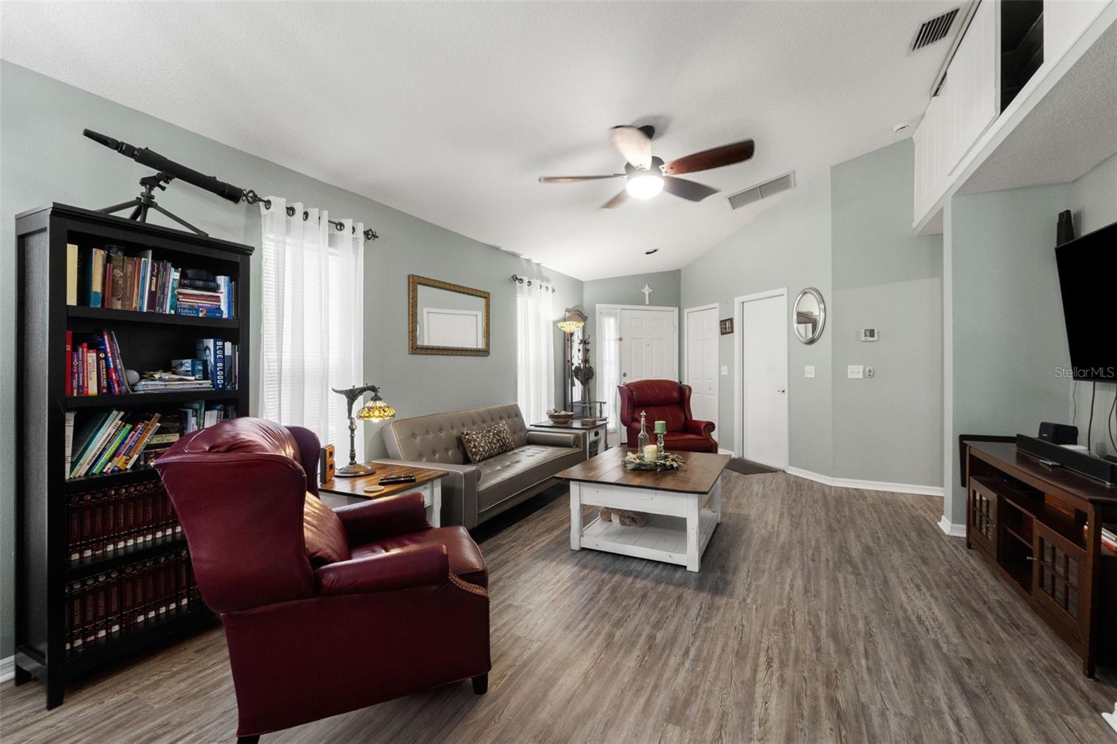8620 PERSEA CT — photo 7