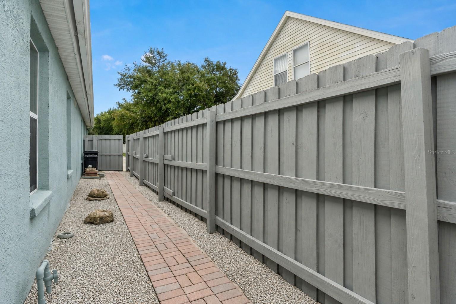 8620 PERSEA CT — photo 25