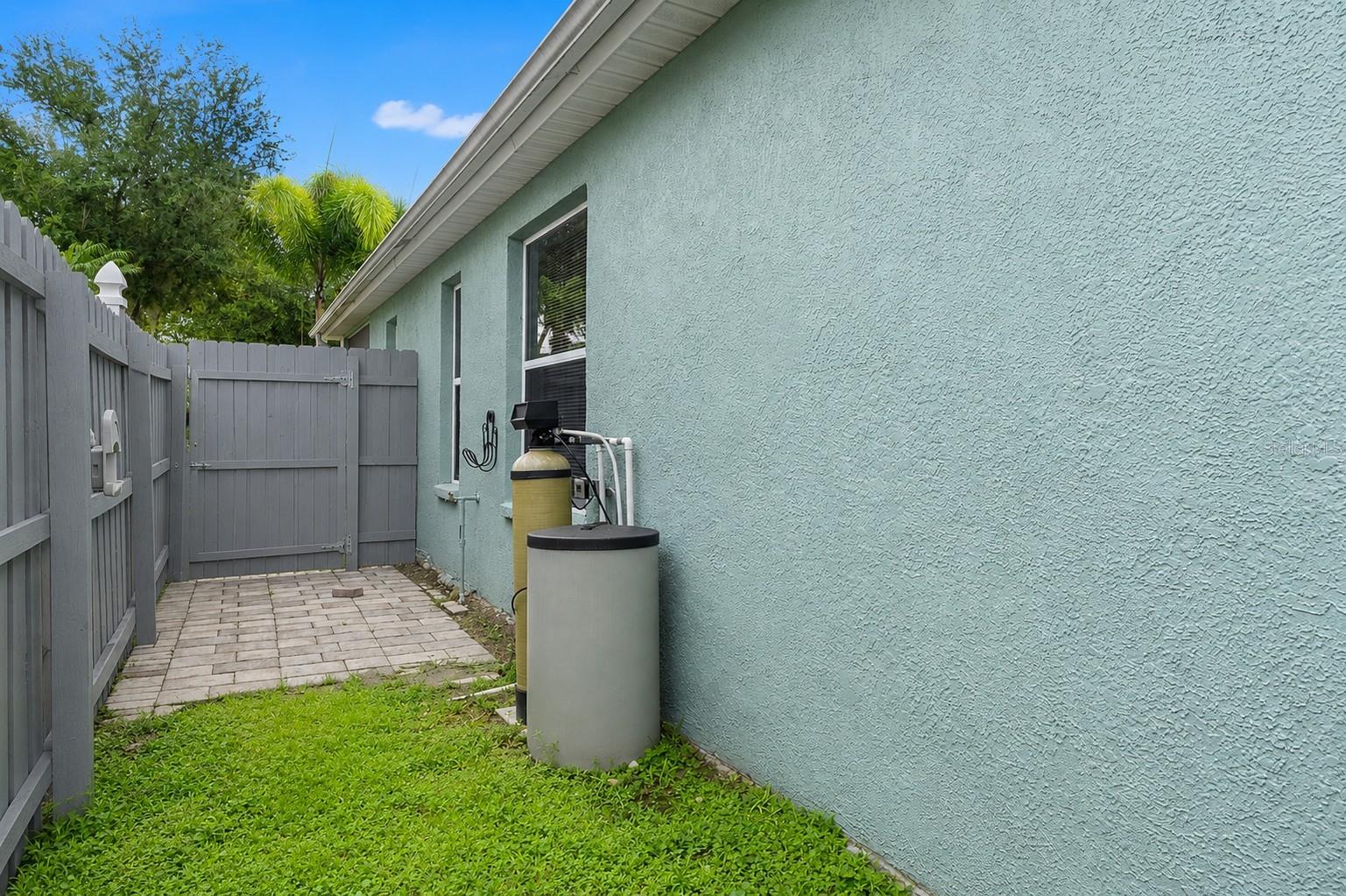 8620 PERSEA CT — photo 6