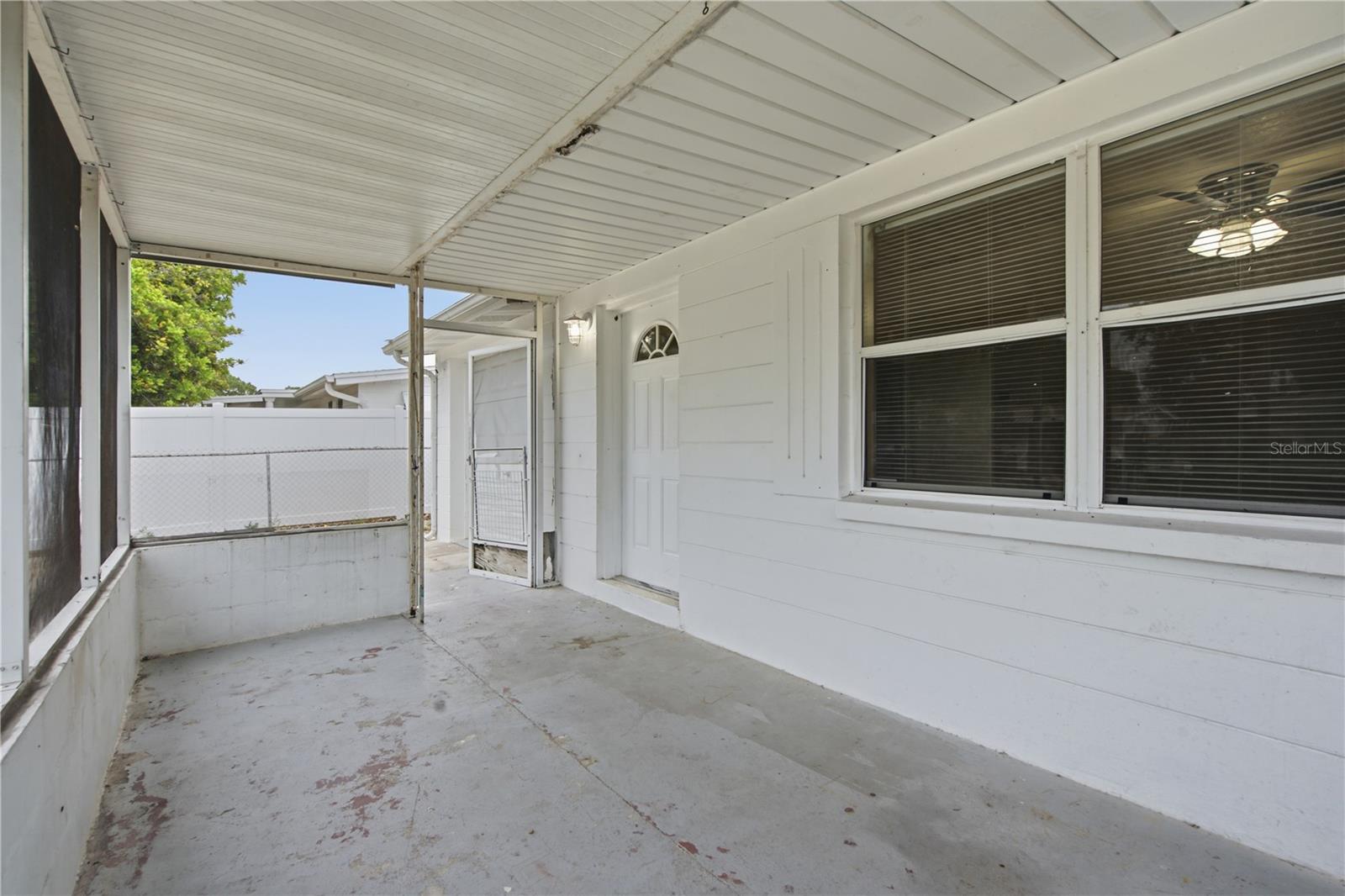 2122 HOLIDAY DRIVE — photo 27