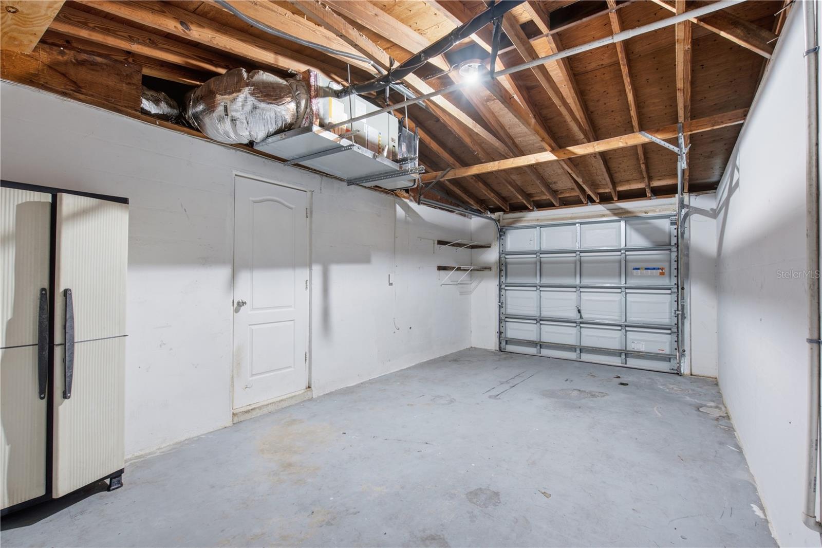 2122 HOLIDAY DRIVE — photo 18