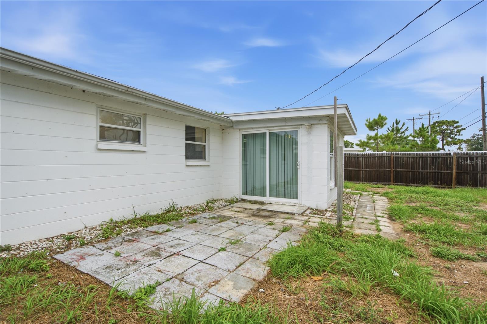 2122 HOLIDAY DRIVE — photo 26