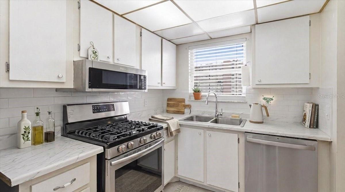 5925 SHORE BLVD S #302 — photo 7