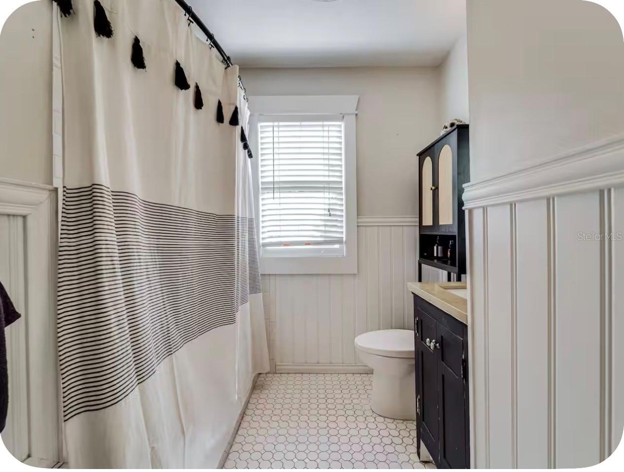 405 E ADALEE ST — photo 18
