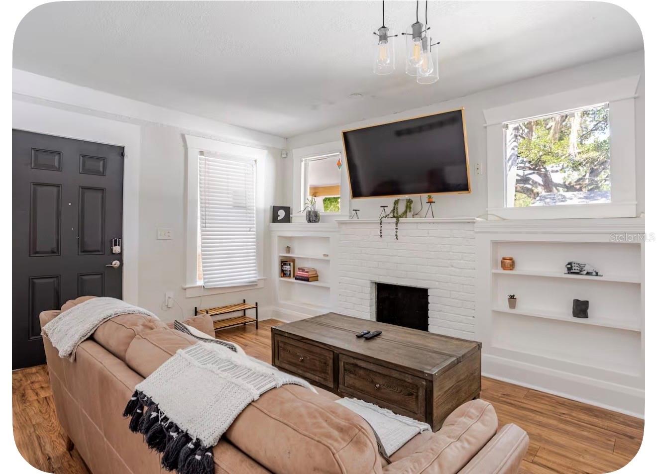 405 E ADALEE ST — photo 8