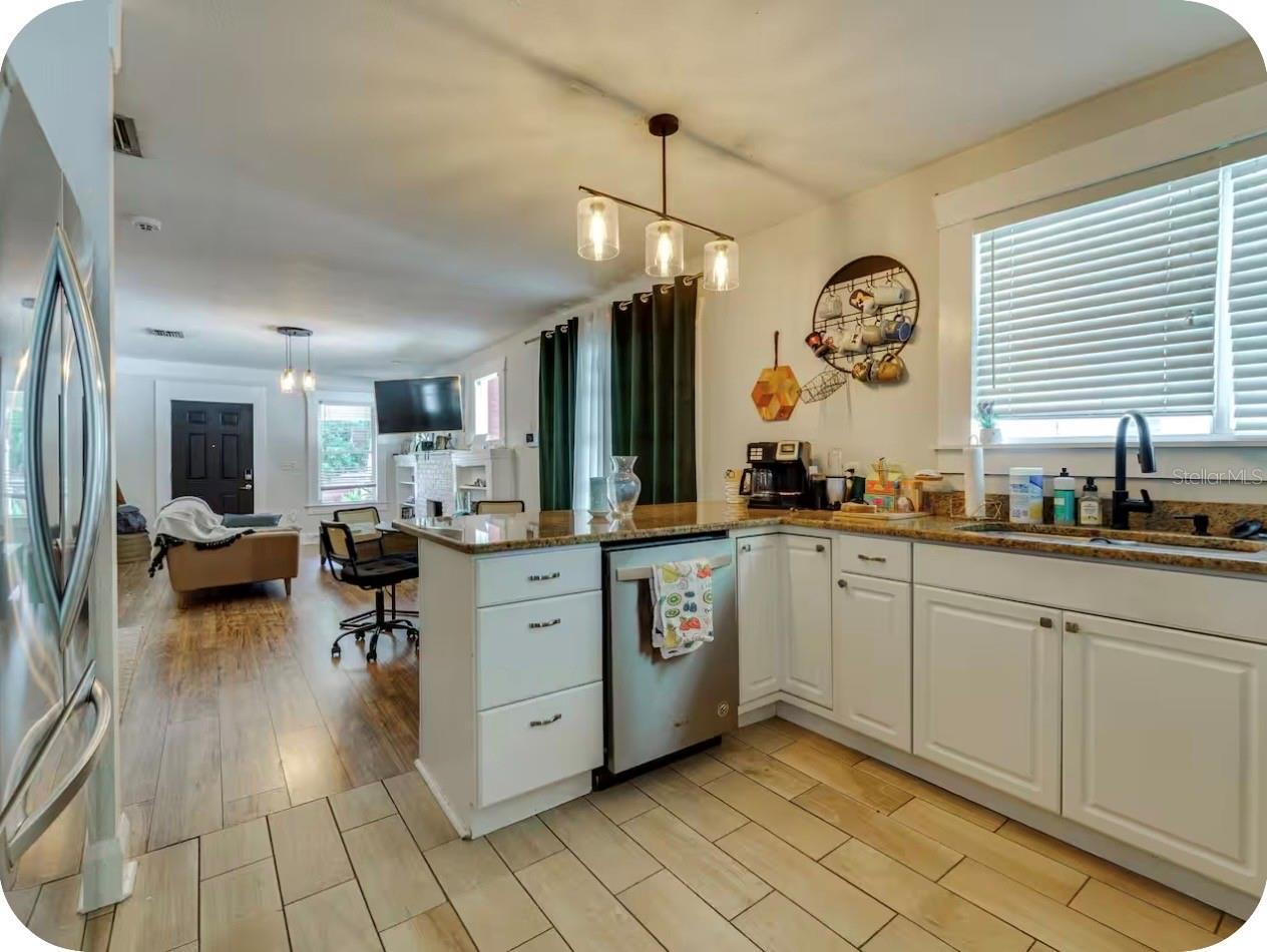 405 E ADALEE ST — photo 11
