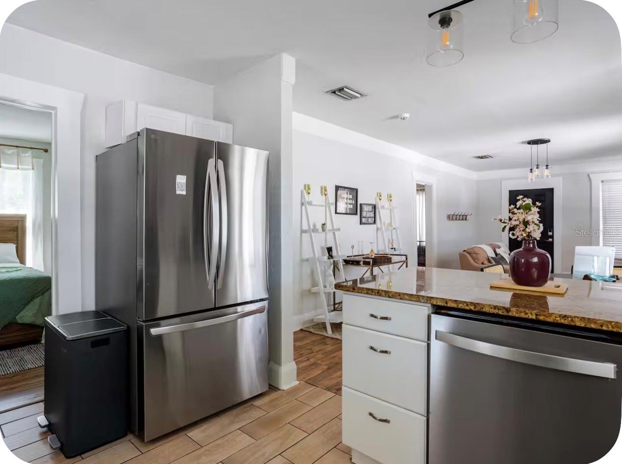 405 E ADALEE ST — photo 12
