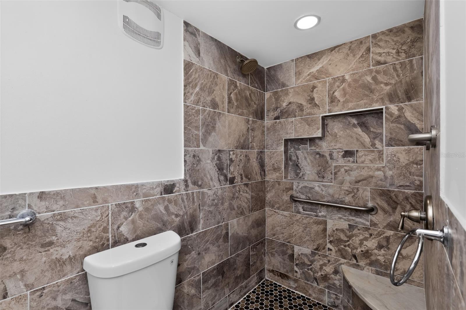 5644 BERLIN DR — photo 22