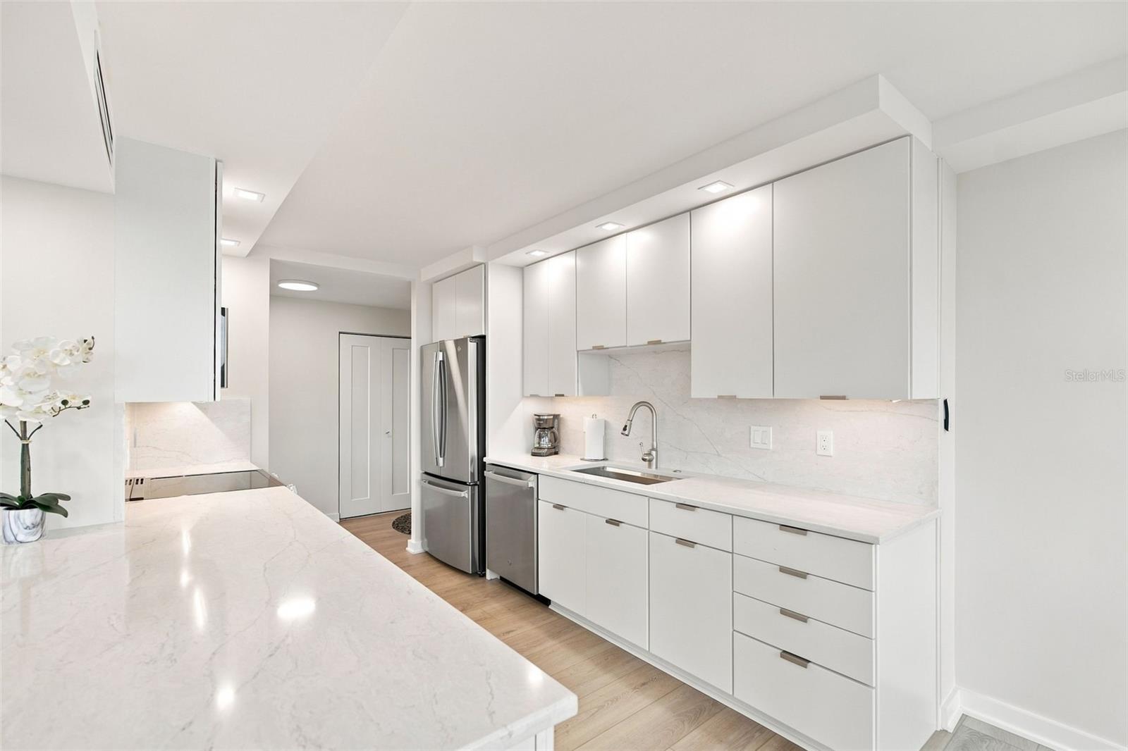 707 S GULFSTREAM AVE #207 — photo 15