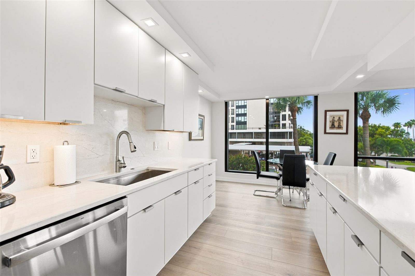 707 S GULFSTREAM AVE #207 — photo 8
