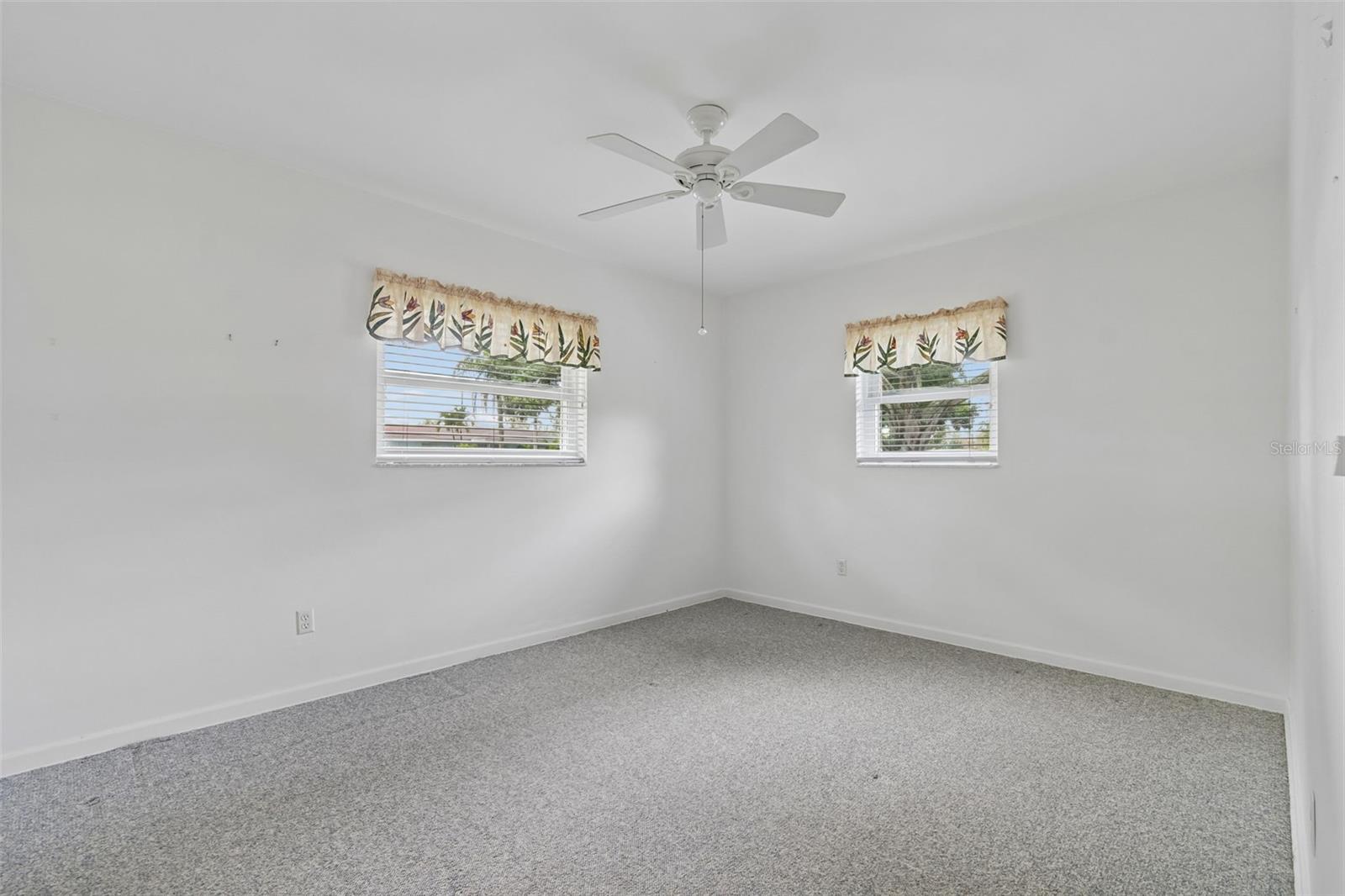 808 WOODLEY RD — photo 28