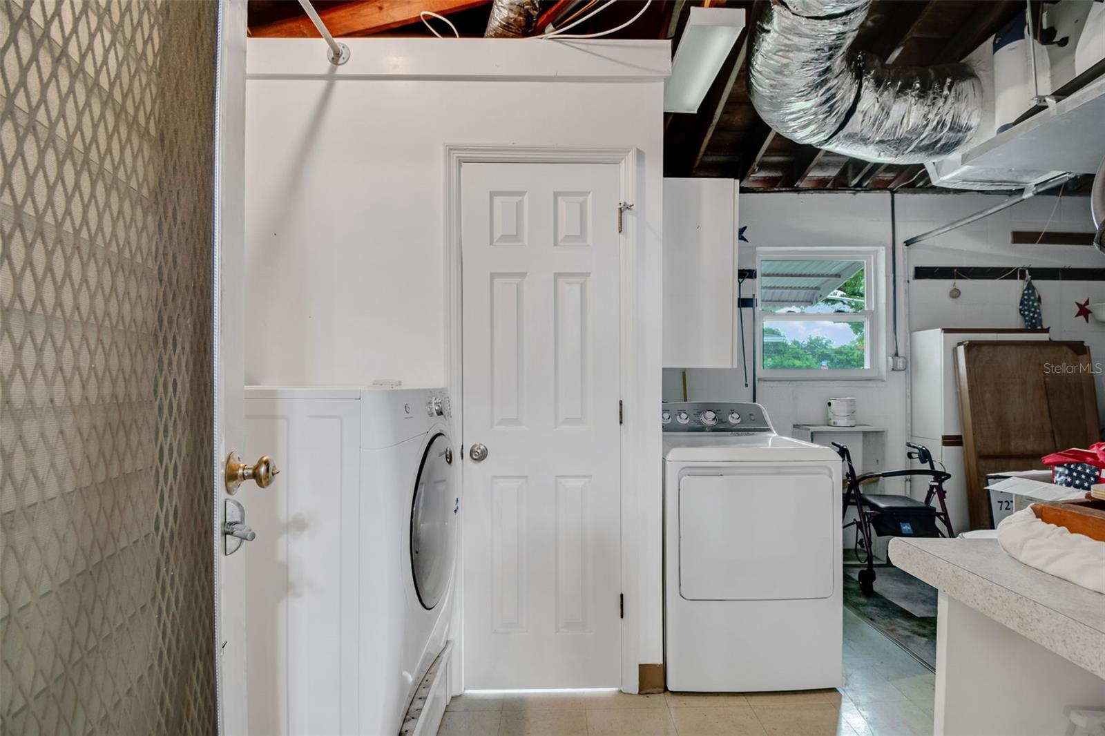 808 WOODLEY RD — photo 47