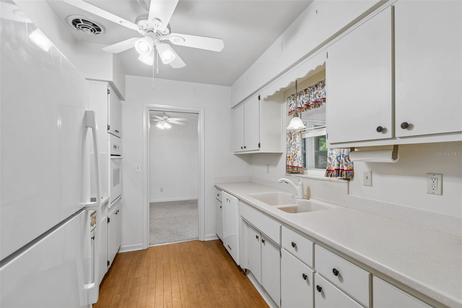 808 WOODLEY RD — photo 21