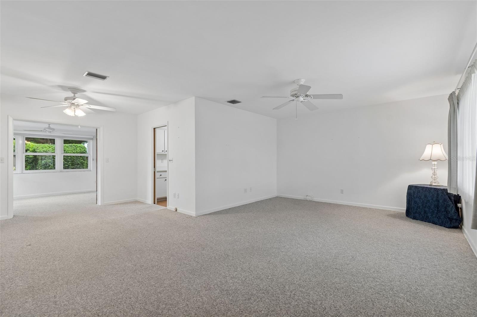 808 WOODLEY RD — photo 7
